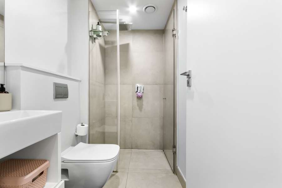 2 Bedroom Property for Sale in Sea Point Western Cape